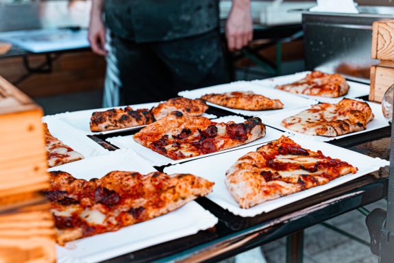 opening_pizza